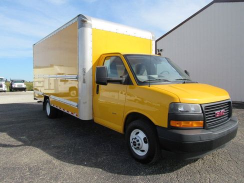 Used 2021 GMC Savana 3500 Extended w/ Power Convenience Package RWD image 9