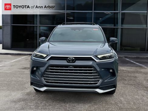 Used 2024 Toyota Grand Highlander AWD Hybrid image 14