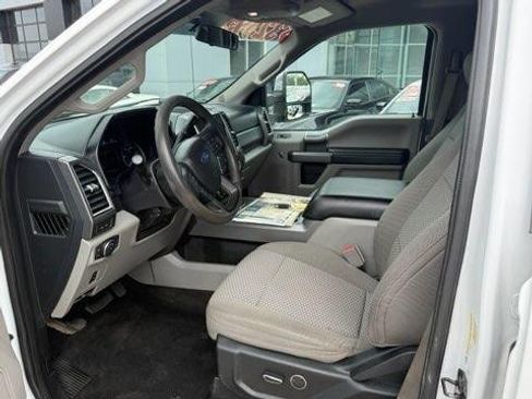 Used 2018 Ford F350 XLT w/ XLT Premium Package AWD/4WD image 10