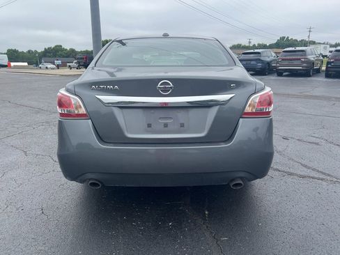 Used 2015 Nissan Altima 2.5 S w/ Power Driver Seat Package FWD image 4