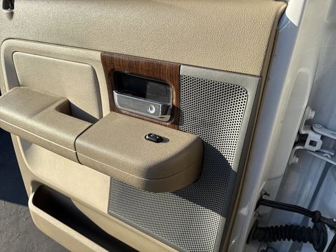 Used 2004 Ford F150 Lariat image 25