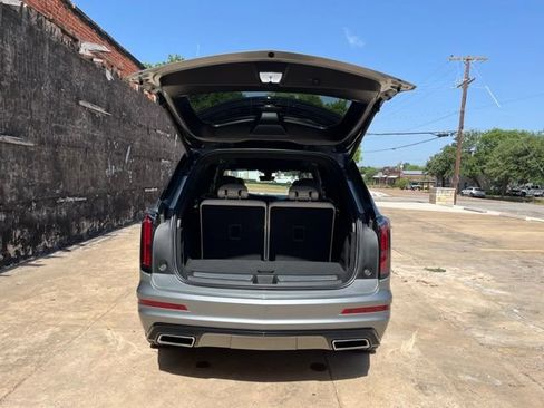 Used 2023 Cadillac XT6 Sport w/ Technology Package AWD/4WD image 9