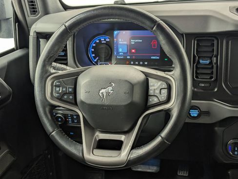 Used 2022 Ford Bronco Black Diamond image 16