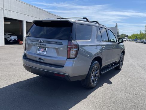 Used 2022 Chevrolet Tahoe Z71 w/ Luxury Package AWD/4WD image 5