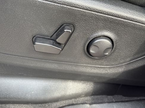 Used 2025 RAM 1500 Big Horn AWD/4WD image 14