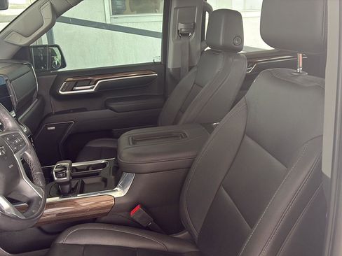 Used 2022 Chevrolet Silverado 1500 RST w/ Convenience Package II image 9