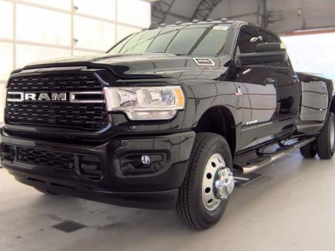 Used 2022 RAM 3500 Big Horn w/ Level A Equipment Group AWD/4WD image 4