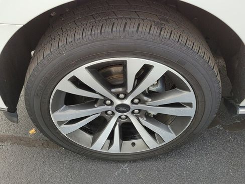 Used 2021 Ford Expedition Max Limited image 18