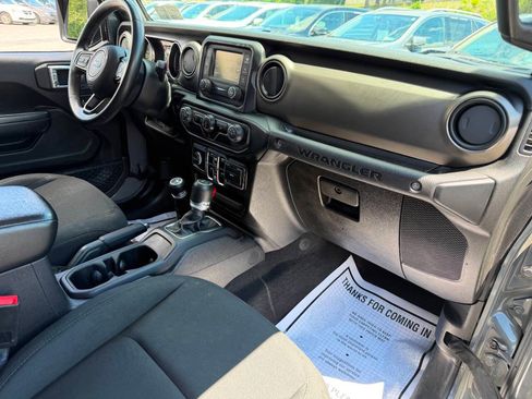 Used 2019 Jeep Wrangler Unlimited Sport S AWD/4WD image 39