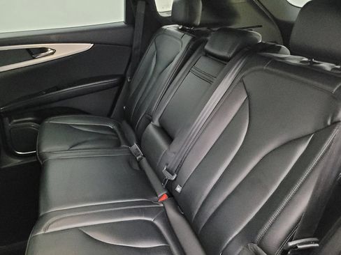Used 2016 Lincoln MKX Premiere w/ Cargo Utility Package FWD image 18