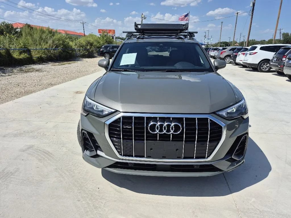 Used 2020 Audi Q3 2.0T Premium w/ Convenience Package AWD/4WD image 3