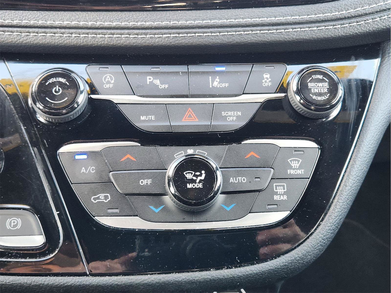Used 2025 Chrysler Pacifica Select FWD image 20