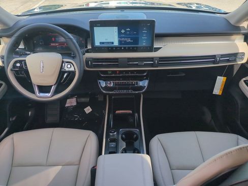 New 2026 Lincoln Corsair Premiere image 15