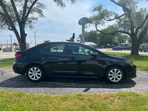 Used 2023 Toyota Corolla LE FWD image 1