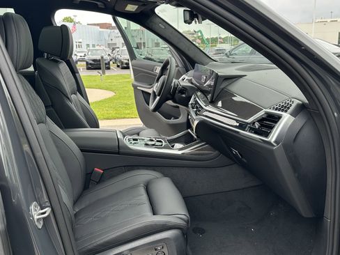 Used 2026 BMW X7 M60i AWD/4WD image 32