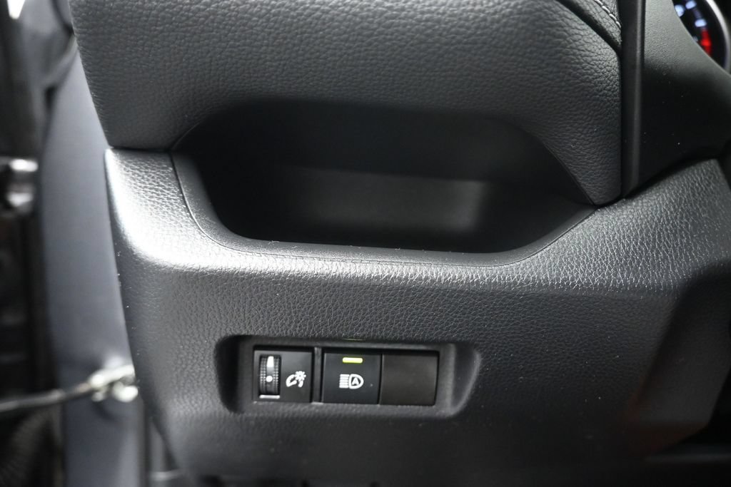 Used 2021 Toyota RAV4 LE FWD image 24