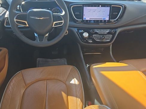 Used 2022 Chrysler Pacifica Pinnacle image 21