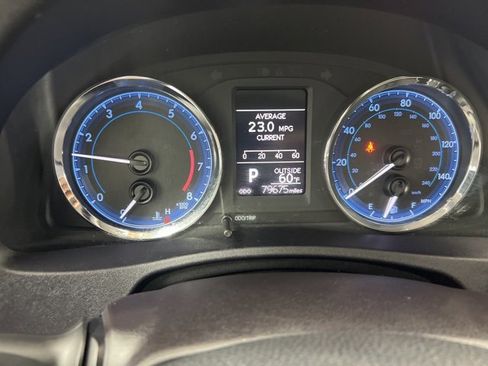 Used 2018 Toyota Corolla LE image 16