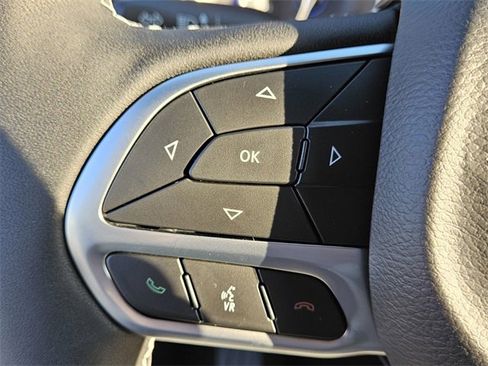 New 2026 Chrysler Pacifica Select image 24