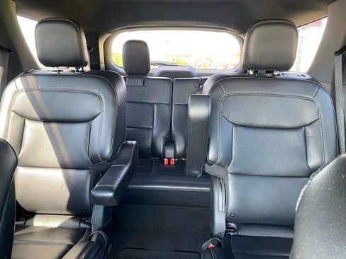 Used 2020 Ford Explorer XLT w/ Equipment Group 202A AWD/4WD image 26