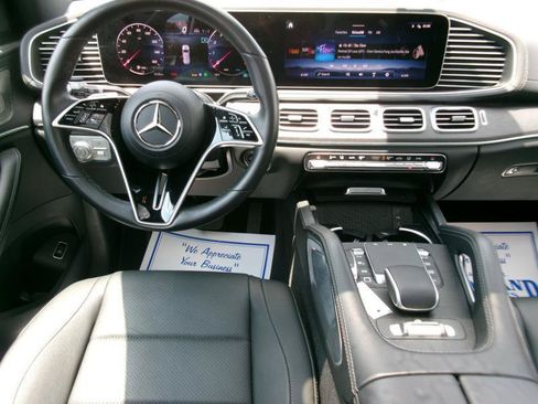 Used 2025 Mercedes-Benz GLS 450 4MATIC image 13