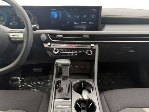 Certified 2025 Hyundai Sonata SE FWD image 12