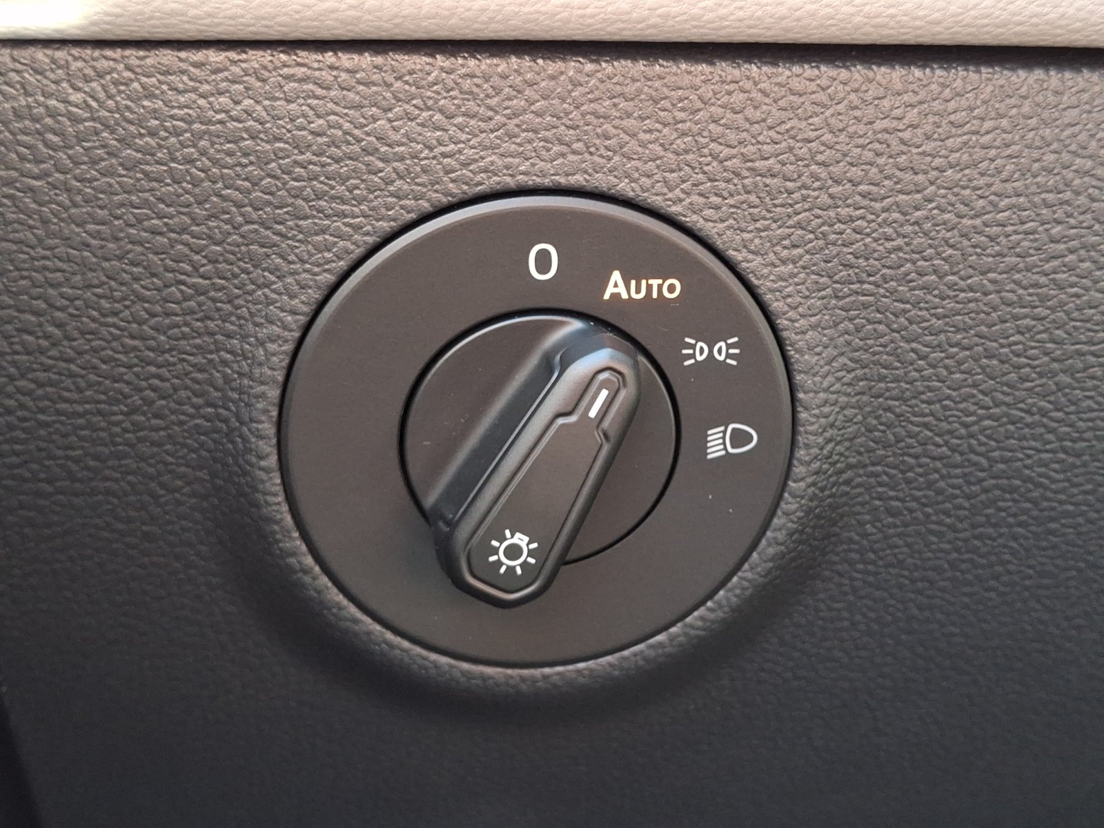 Certified 2024 Volkswagen Taos SE AWD/4WD image 24