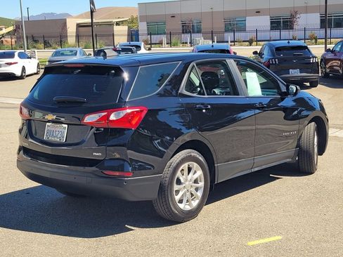 Used 2021 Chevrolet Equinox LS AWD/4WD image 4