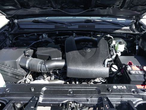 Used 2019 Toyota Tacoma SR w/ SR Convenience Package image 11