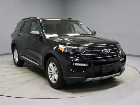 Certified 2022 Ford Explorer XLT w/ Equipment Group 202A AWD/4WD image 1