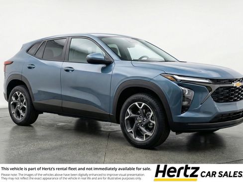 Used 2025 Chevrolet Trax LT FWD image 1