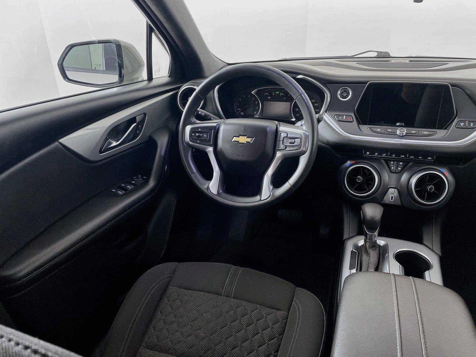 Used 2021 Chevrolet Blazer LT FWD image 2