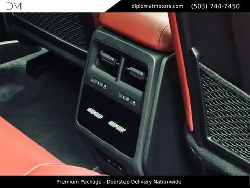 Used 2025 Porsche Macan 4 Electric w/ Premium Package AWD/4WD image 22