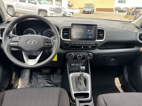 Certified 2022 Hyundai Venue SE w/ Cargo Package FWD image 13