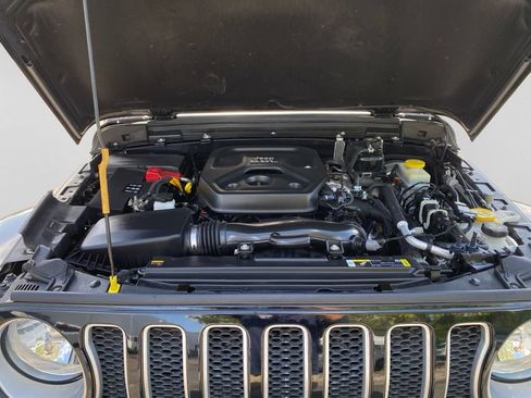 Used 2021 Jeep Wrangler Unlimited Sahara AWD/4WD image 28