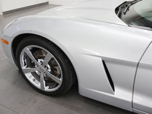 Used 2009 Chevrolet Corvette Coupe w/ Preferred Equipment Group RWD image 28