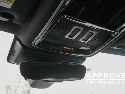 Used 2026 Land Rover Range Rover Velar S AWD/4WD image 16