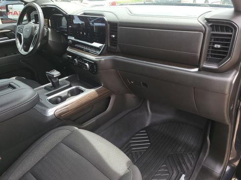 Used 2022 Chevrolet Silverado 1500 RST AWD/4WD image 15