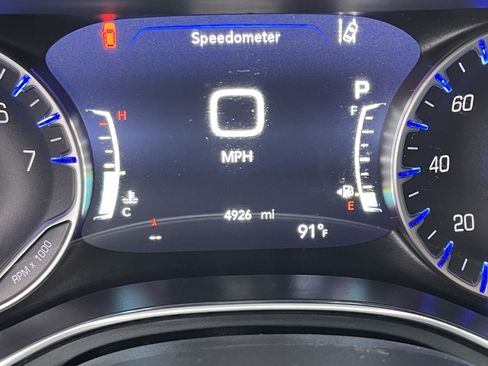 Certified 2026 Chrysler Pacifica Limited w/ S Appearance Package FWD image 29