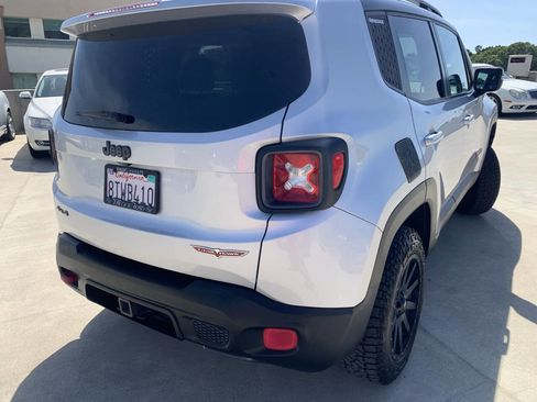 Used 2015 Jeep Renegade Trailhawk w/ Premium Leather Group image 9