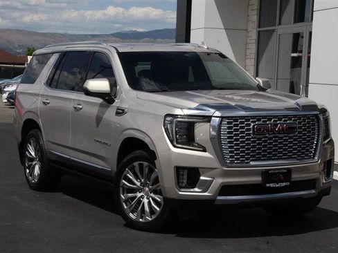 Used 2022 GMC Yukon Denali AWD/4WD image 2