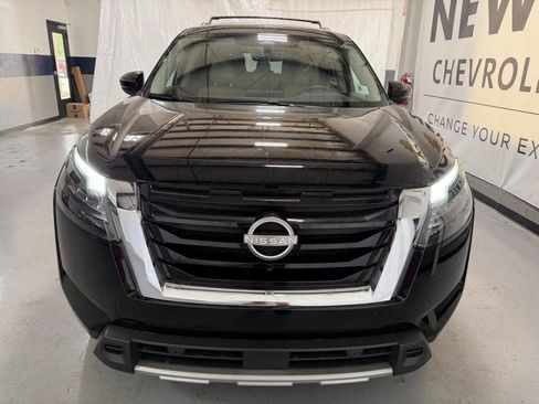 Used 2025 Nissan Pathfinder SL image 23