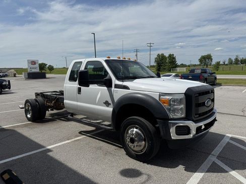 Used 2016 Ford F550 4x4 SuperCab Super Duty image 3