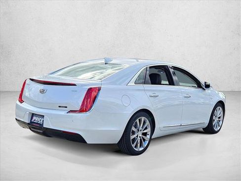 Used 2019 Cadillac XTS image 5