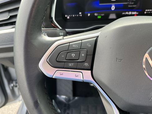 Used 2024 Volkswagen Jetta SE image 21