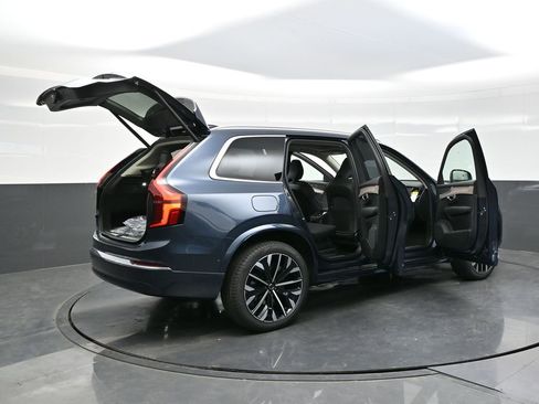 New 2026 Volvo XC90 T8 Plus w/ Protection Package image 40