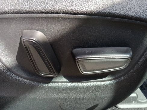 Used 2023 Toyota Sienna XSE FWD image 35