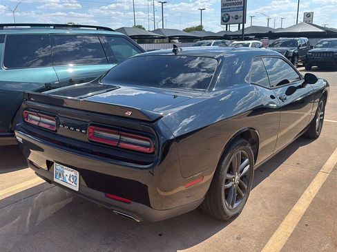 Used 2018 Dodge Challenger GT AWD/4WD image 8
