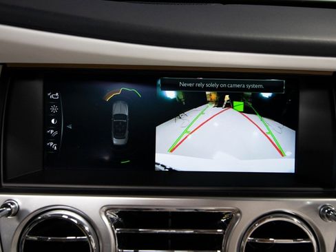Used 2020 Rolls-Royce Dawn RWD image 31