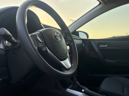 Used 2017 Toyota Corolla LE FWD image 39